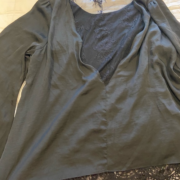 VICI Black Flowy Top - NWT - Picture 3 of 3